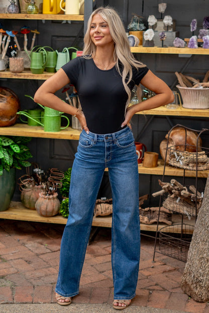 Accomplished 90's High Rise Loose Fit Jeans