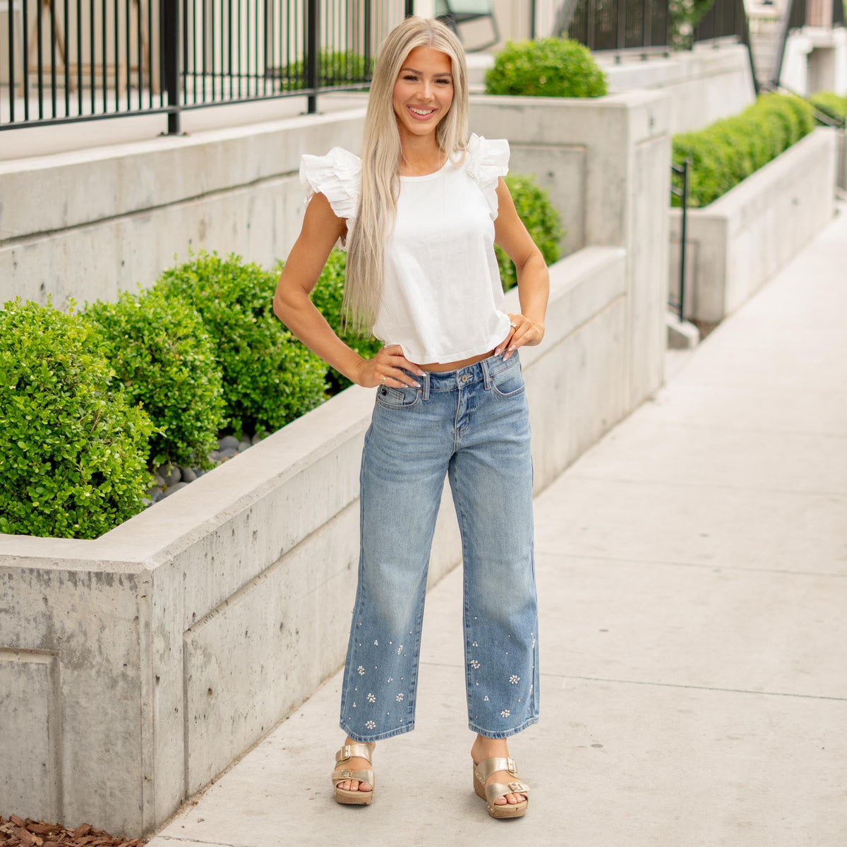 KanCan Louise Low Slung Baggy Jeans – Medium Wash Comfort Stretch